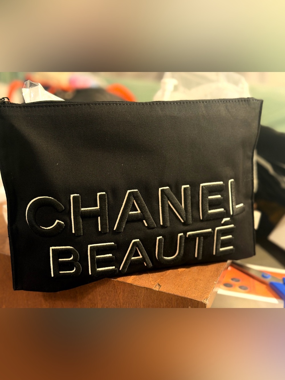 RARE!CHANEL Beaute Black Cosmetic Pouch with White Embroidered Logo extra large - Picture 3 of 8